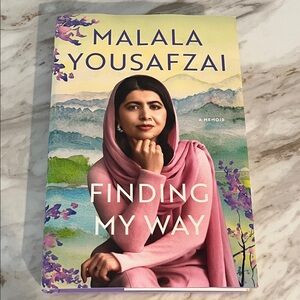 Malala Yousafzai Finding My Way A Memoir HC/DJ EXC
